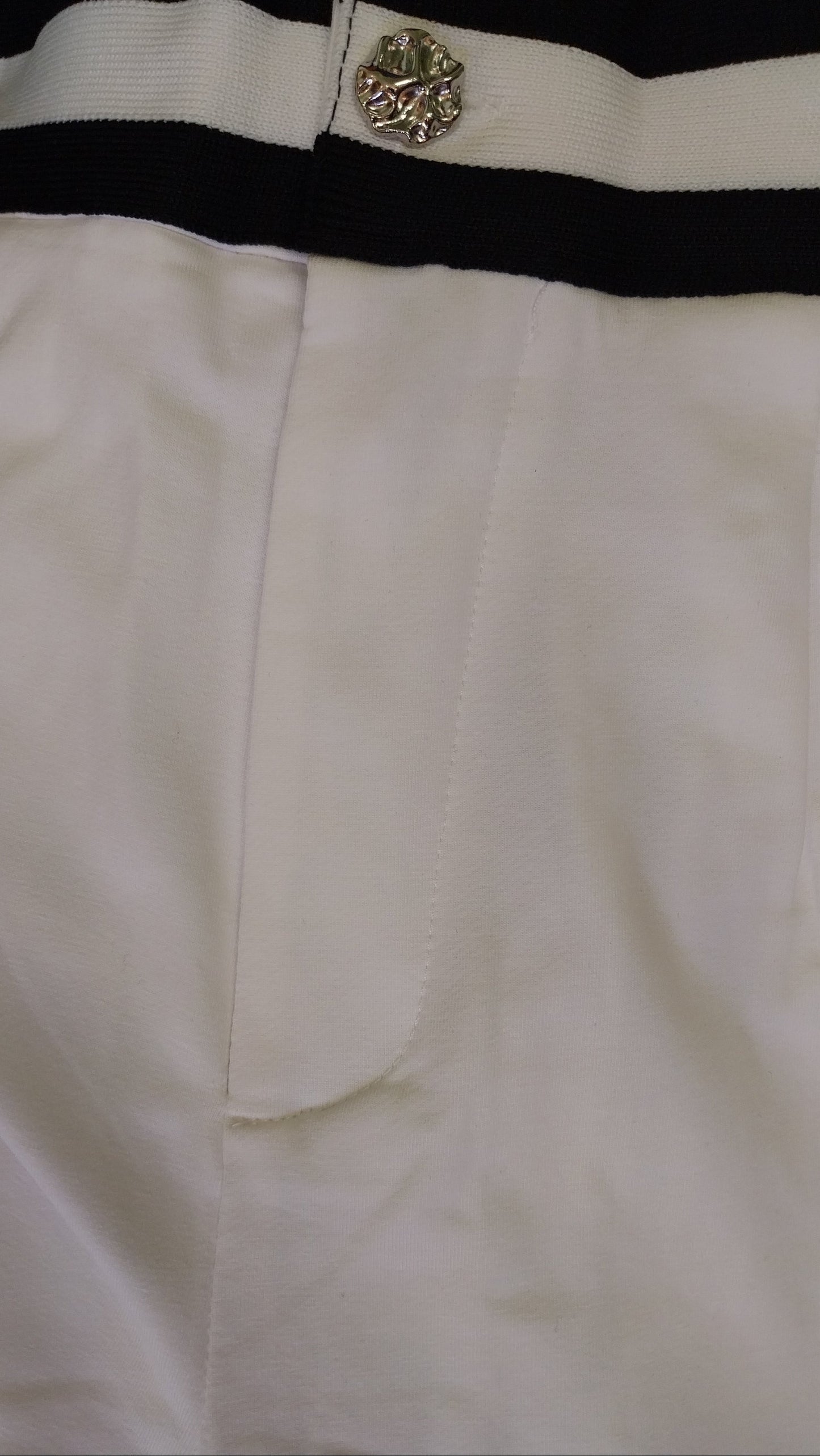Street Casual szett: Kontrasztos crop top és bő szárú nadrág